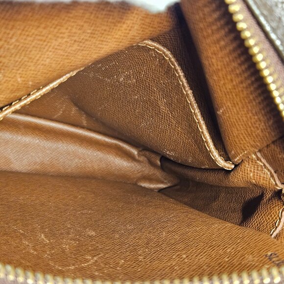 Louis Vuitton Monogram Danube - Picture 12 of 17